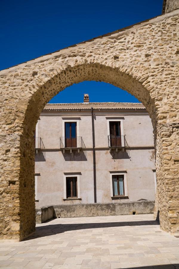 Palazzo Laureano - Dimora Storica Hotel Tricarico Eksteriør billede