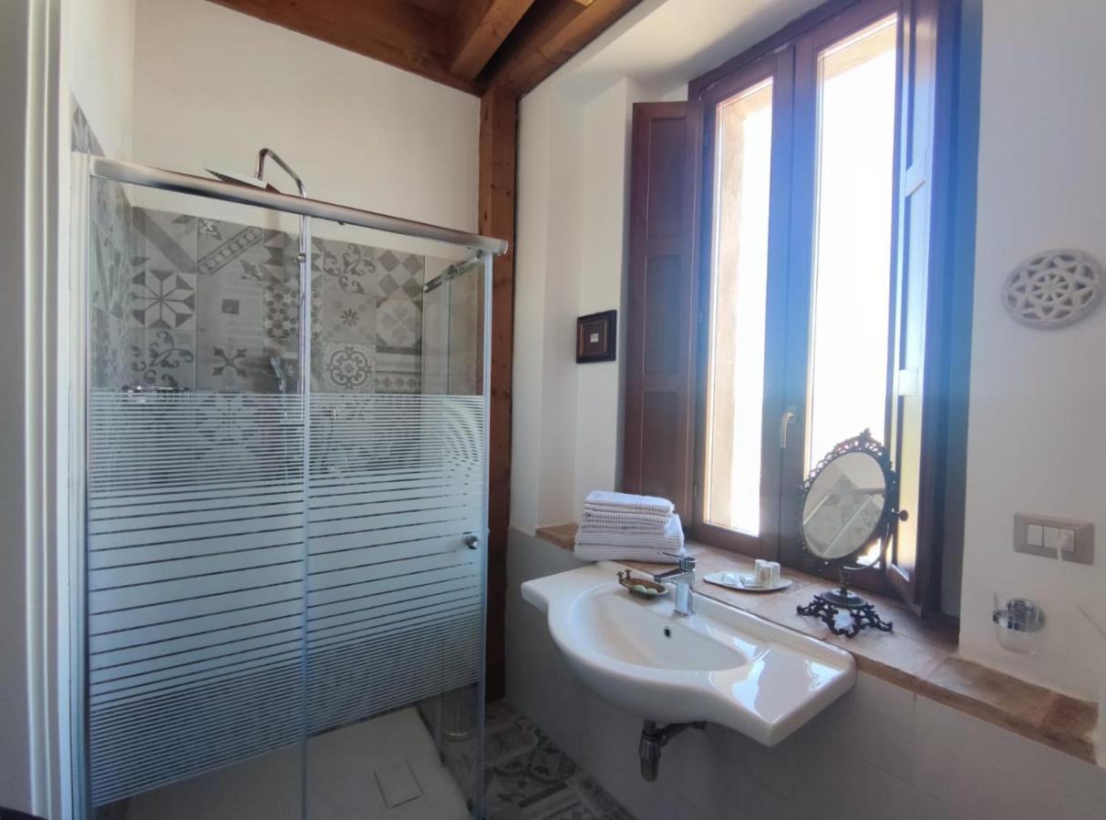 Palazzo Laureano - Dimora Storica Hotel Tricarico Eksteriør billede