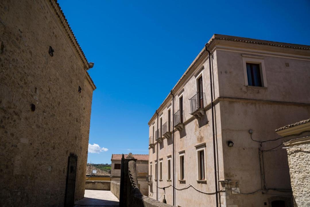 Palazzo Laureano - Dimora Storica Hotel Tricarico Eksteriør billede